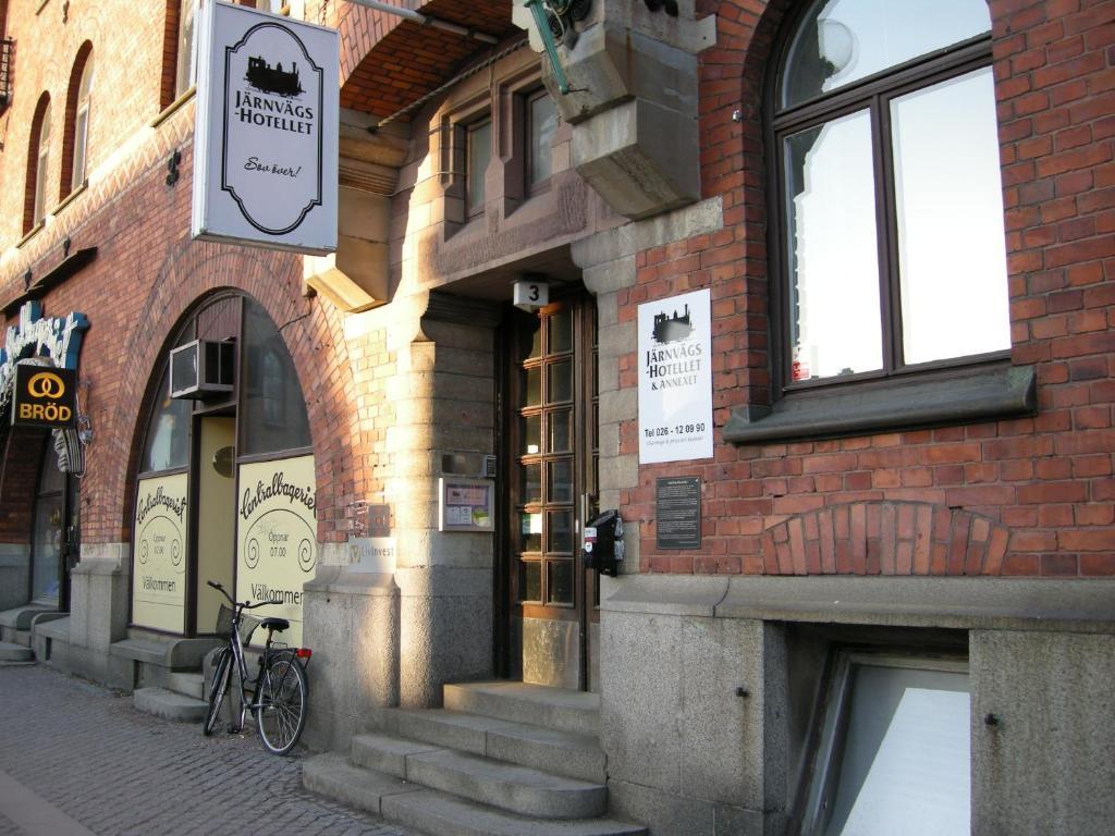 Jaernvaegshotellet Евле Экстерьер фото
