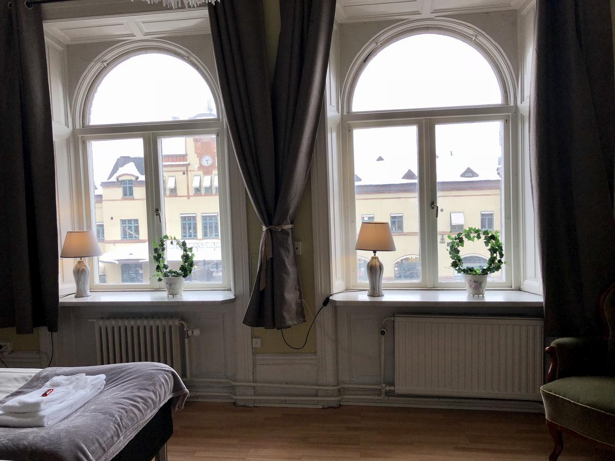 Jaernvaegshotellet Евле Экстерьер фото