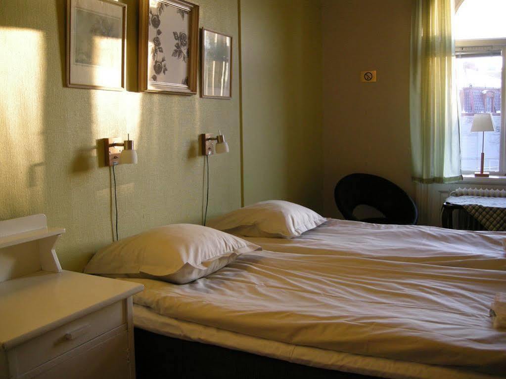 Jaernvaegshotellet Евле Экстерьер фото